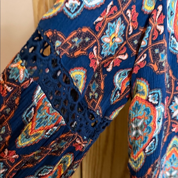 Signature Studio Multicolor Patterned Blouse - Picture 2 of 7